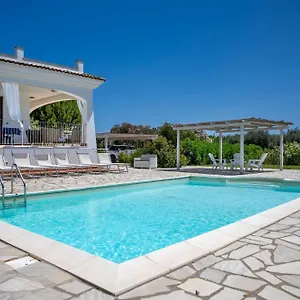  Villa Rafael Con Piscina, Iun P4098
